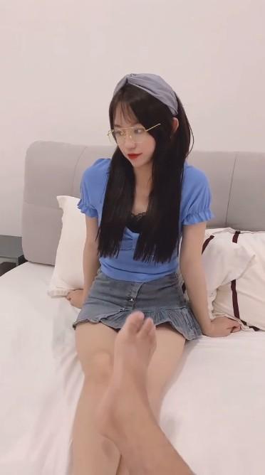 酒店调教黑丝渔网袜女仆-变态
